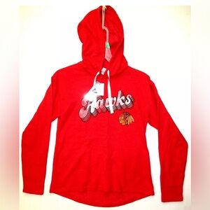 NWT Chicago Blackhawks Lightweight Hoodie Sweatshirt Pullover NHL Hockey Size SM
